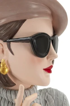 Buste Femme Parisienne Béret Beige Lunettes Noires Haut en Maille Grise