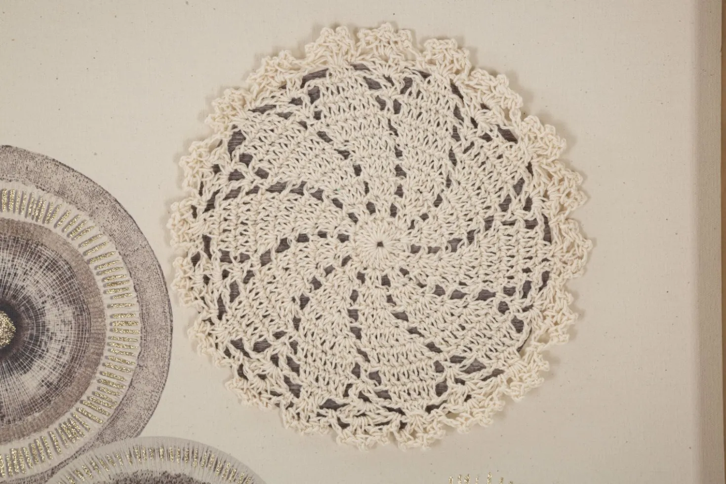 Décoration murale Circlly en bois motifs géométriques tons chauds