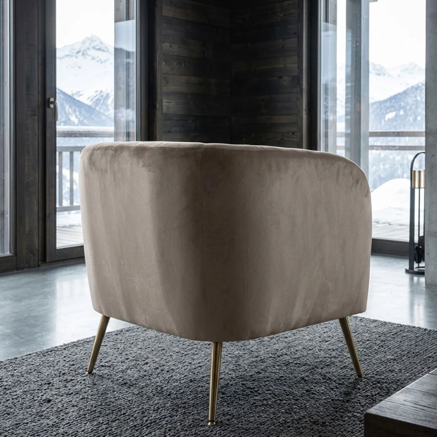 Fauteuil moderne Bombaro pieds métal doré et Velours Taupe