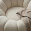 Fauteuil tournant design coquillage Arielina Tissu bouclette Beige