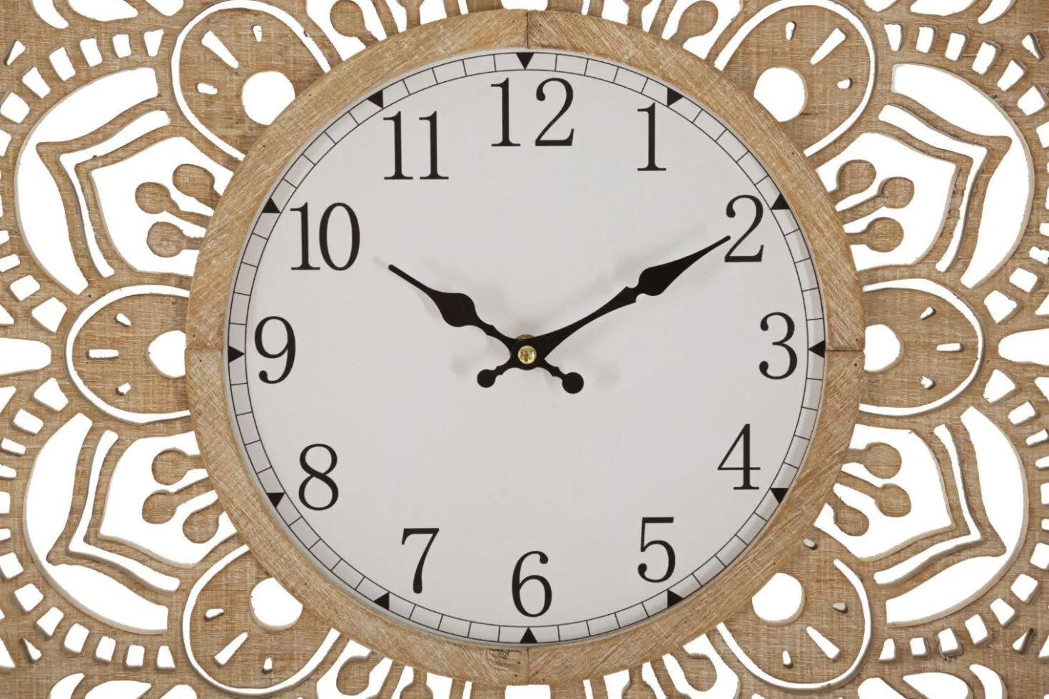Horloge murale sculptée M.D.F. finition bois blanc