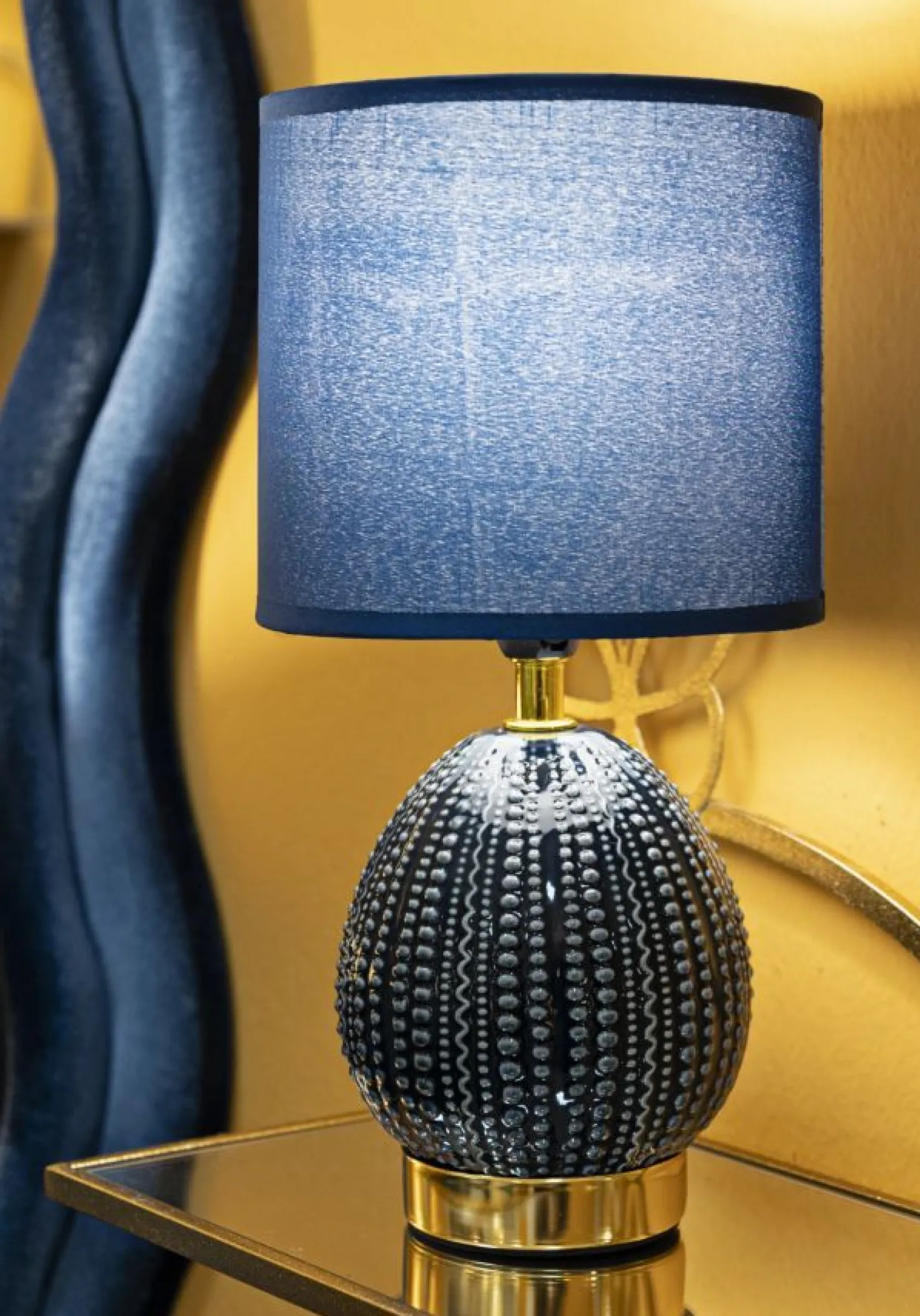 Lampe de chevet Flavi céramique bleue abat-jour tissu bleu
