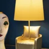 Lampe de table design années 70 polyrésine dorée abat-jour tissu Ocre Jaune