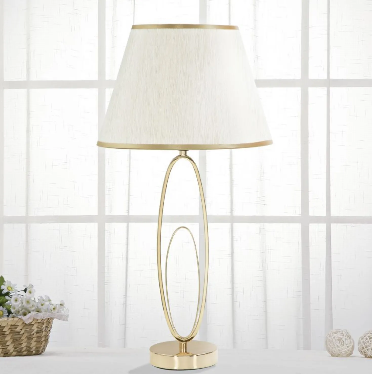 Lampe de table Glam Abat-jour Polyester Crème Piètement Fer Doré