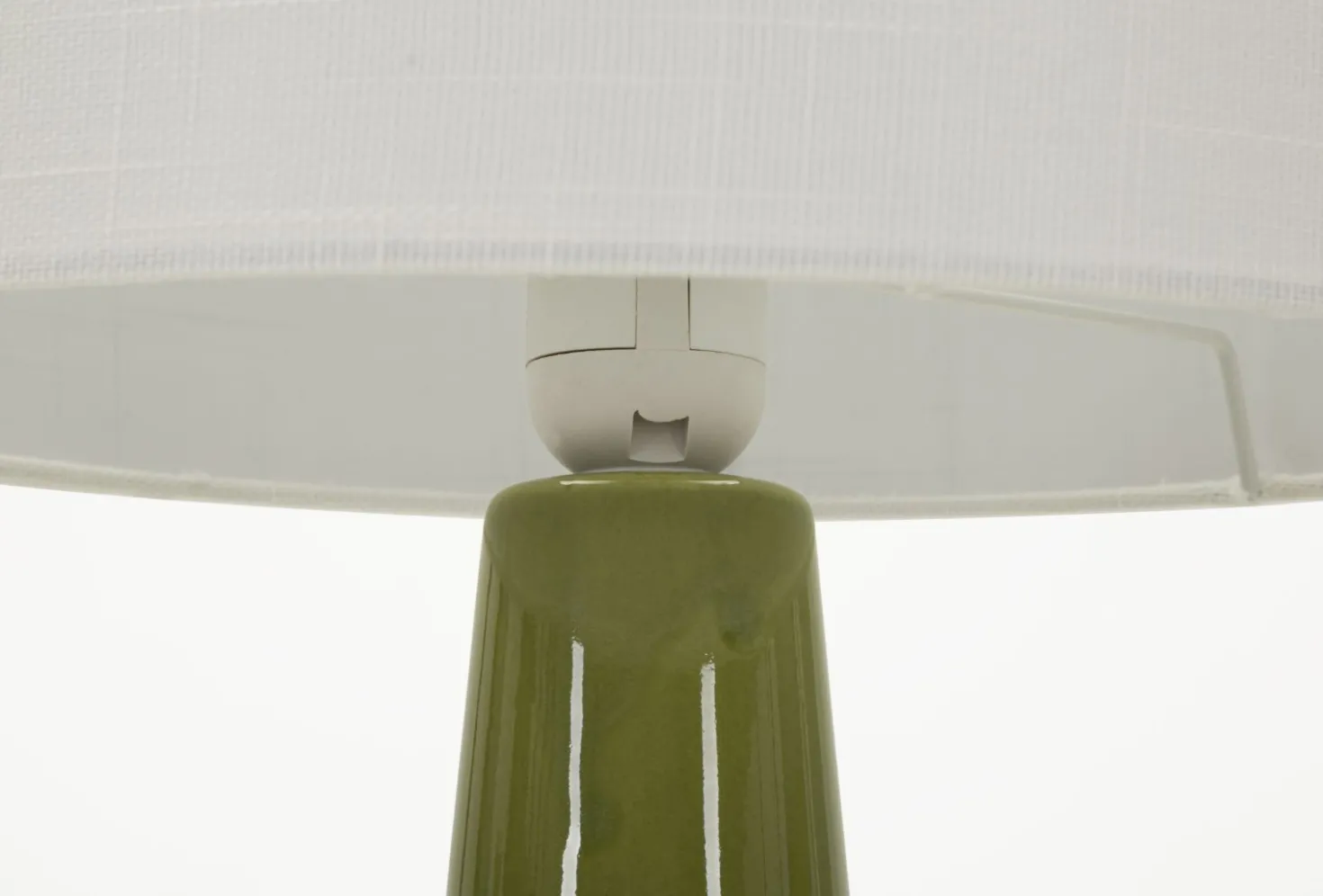 Lampe de table Gress céramique verte abat-jour neutre