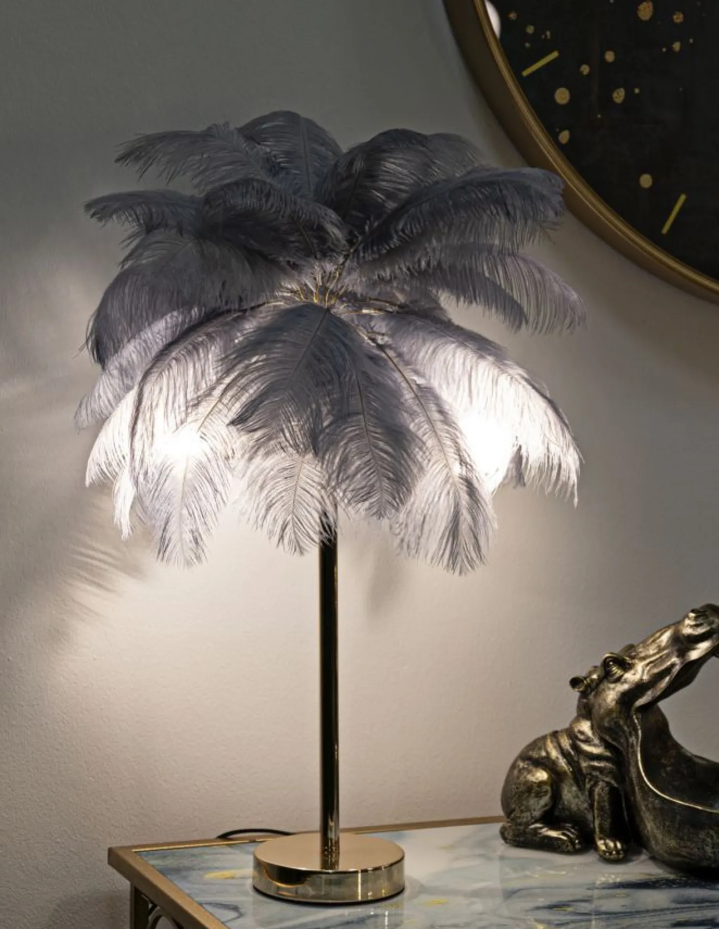 Lampe de table métallique doré abat-jour plumes blanches