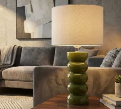 Lampe de table Torr céramique émaillée vert olive abat-jour clair