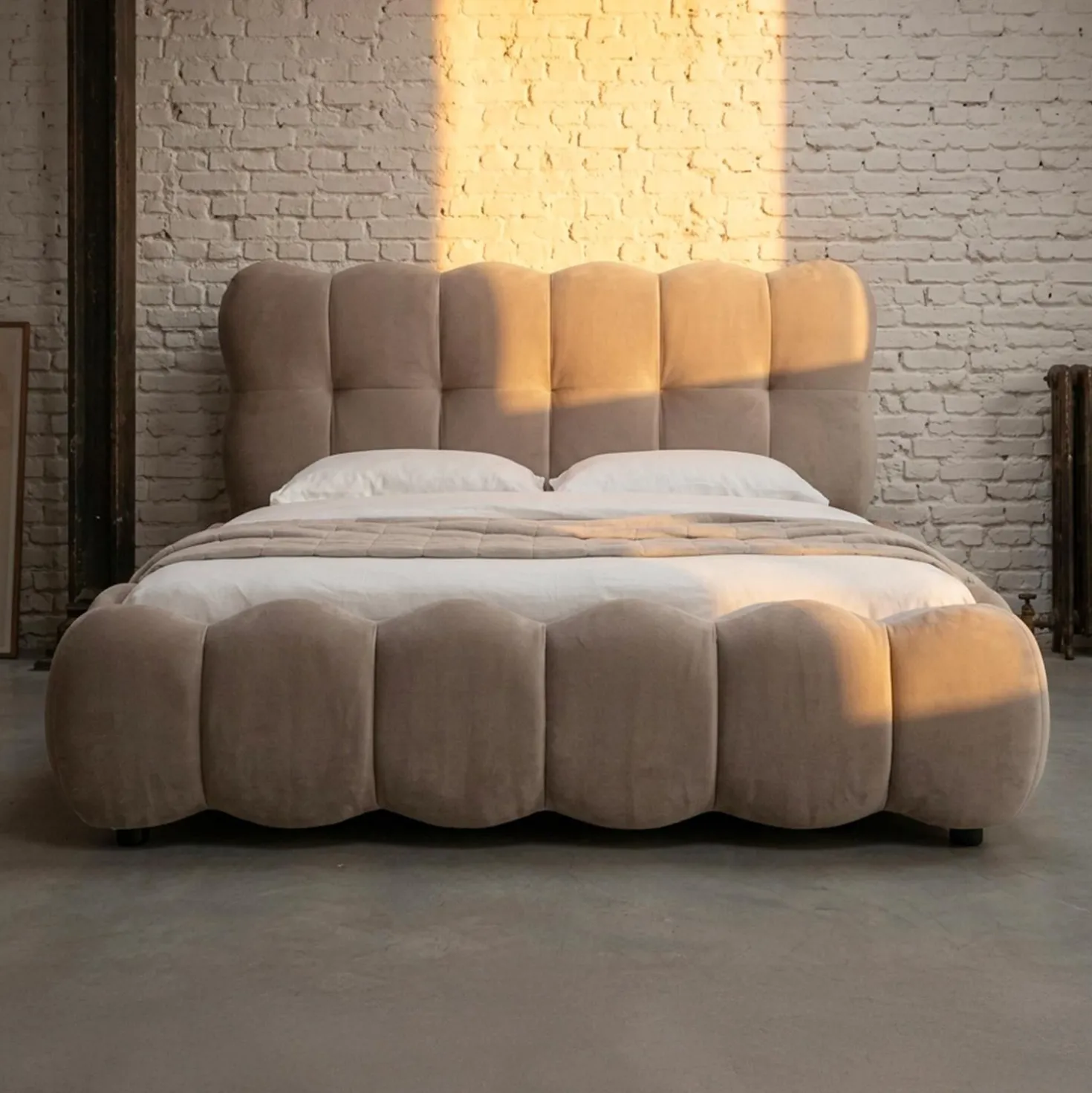 Lit-coffre design boule Bilbola avec sommier relevable 160x200cm Velours Taupe