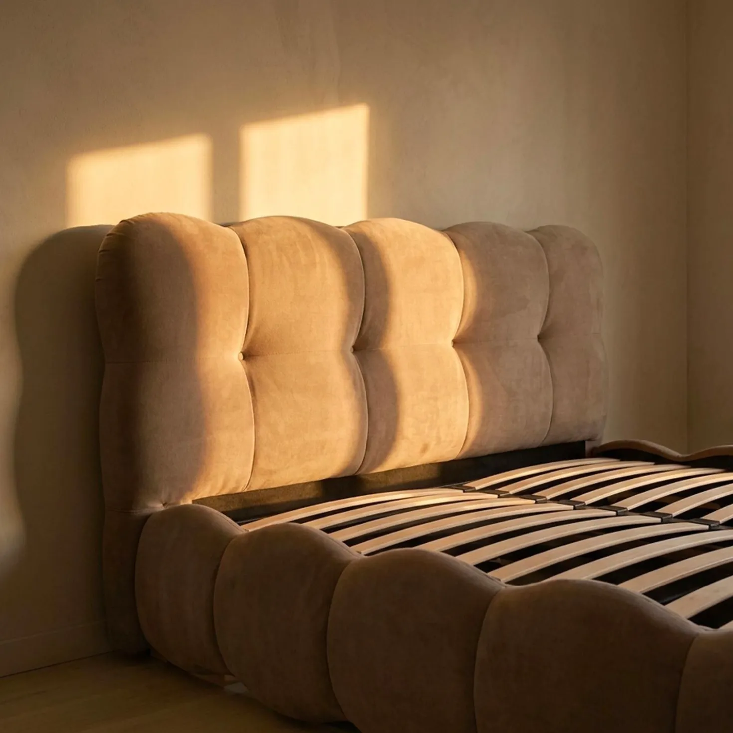 Lit-coffre design boule Bilbola avec sommier relevable 140x200cm Velours Taupe