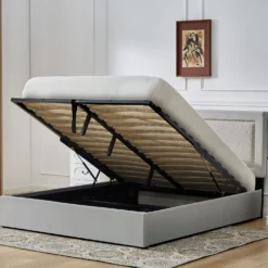 Lit coffre Sandiego avec sommier relevable 160x200cm et tête de lit cloutée Velours Gris clair