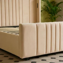 Lit complet avec sommier relevable prises USB et lumières intégrées Line 140x190cm Velours Beige