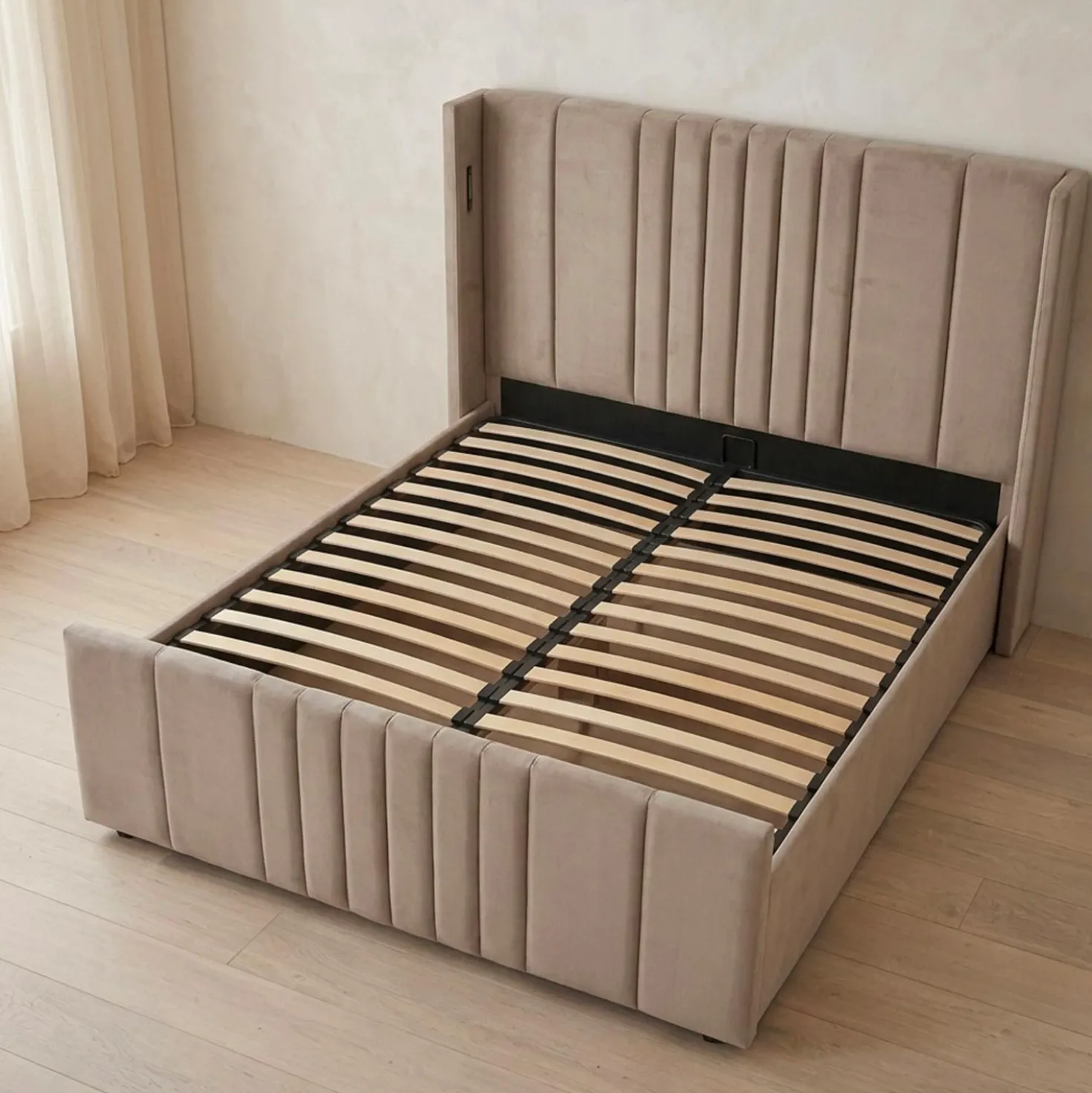 Lit complet avec sommier relevable prises USB et lumières intégrées Line 140x190cm Velours Taupe