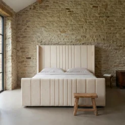 Lit complet avec sommier relevable prises USB et lumières intégrées Line 160x200cm Velours Beige