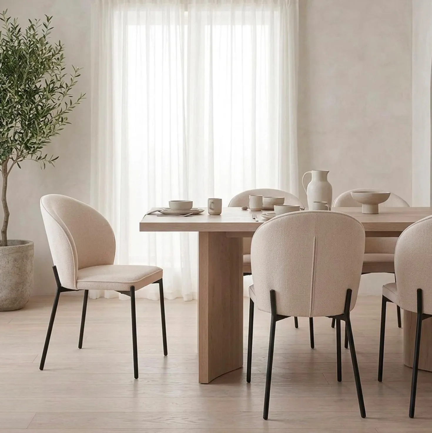 Lot de 2 chaises arrondies et matelassées Isabeau Métal Noir et Tissu Beige