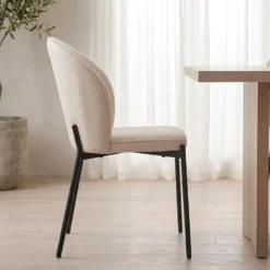 Lot de 2 chaises arrondies et matelassées Isabeau Métal Noir et Tissu Beige