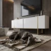 Meuble TV moderne avec 2 portes Valmain L180cm Blanc et Métal Or