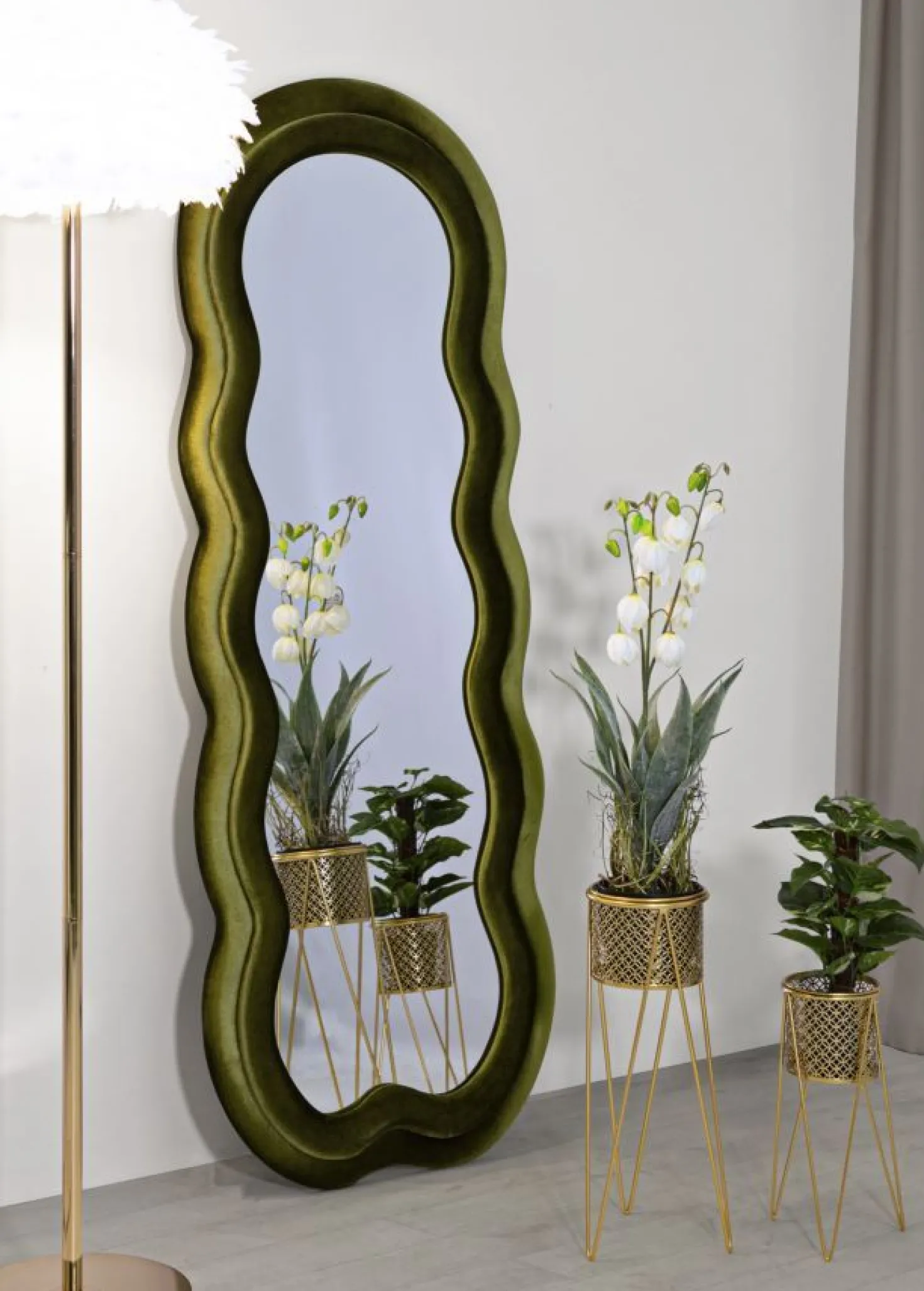 Miroir mural Miki cadre en bois et Tissu Velours Vert
