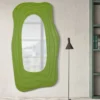 Miroir mural sinueux Dafne M.D.F Vert éclatant verre