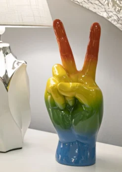Objet décoratif Rainbow Main Victory en résine multicolore