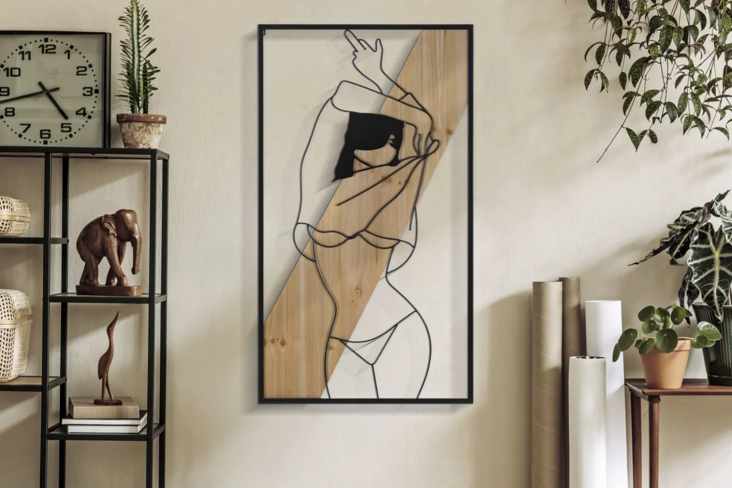 Panneau mural décoratif silhouette féminine métal et M.D.F Noir Marron