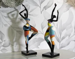 Sculpture Danseuse finition multicolore socle Noir en polyrésine