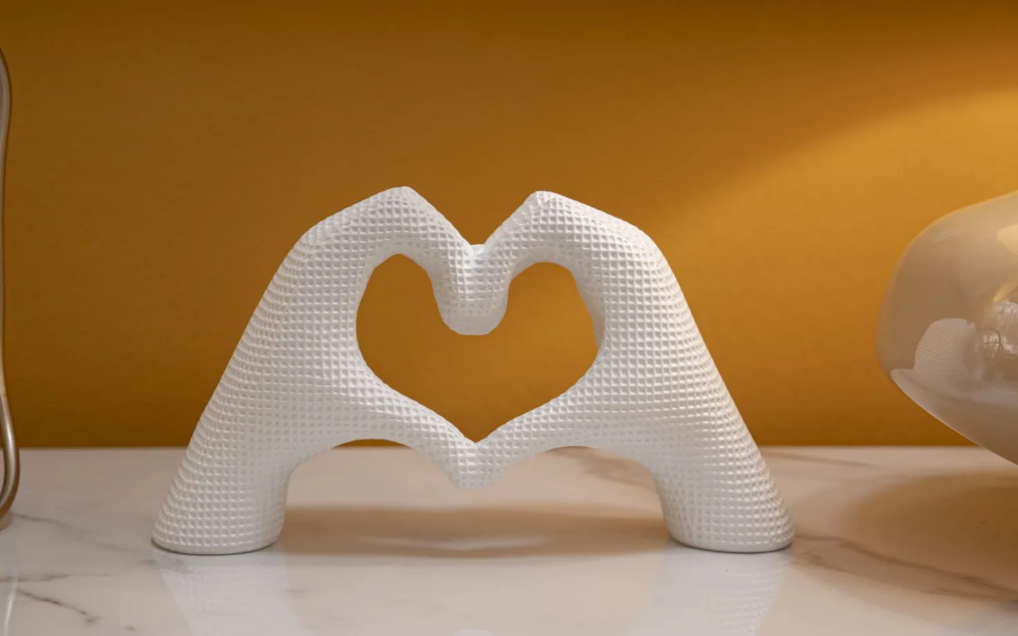 Sculpture The Lover blanche