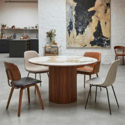Table ronde moderne 120cm Églantine Céramique effet marbre blanc et pied colonne strié