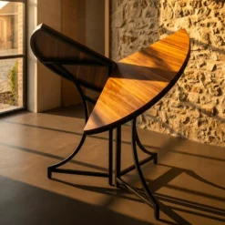 Table ronde pliante gain de place Foldine Ø80cm Métal Noir et Bois noisette