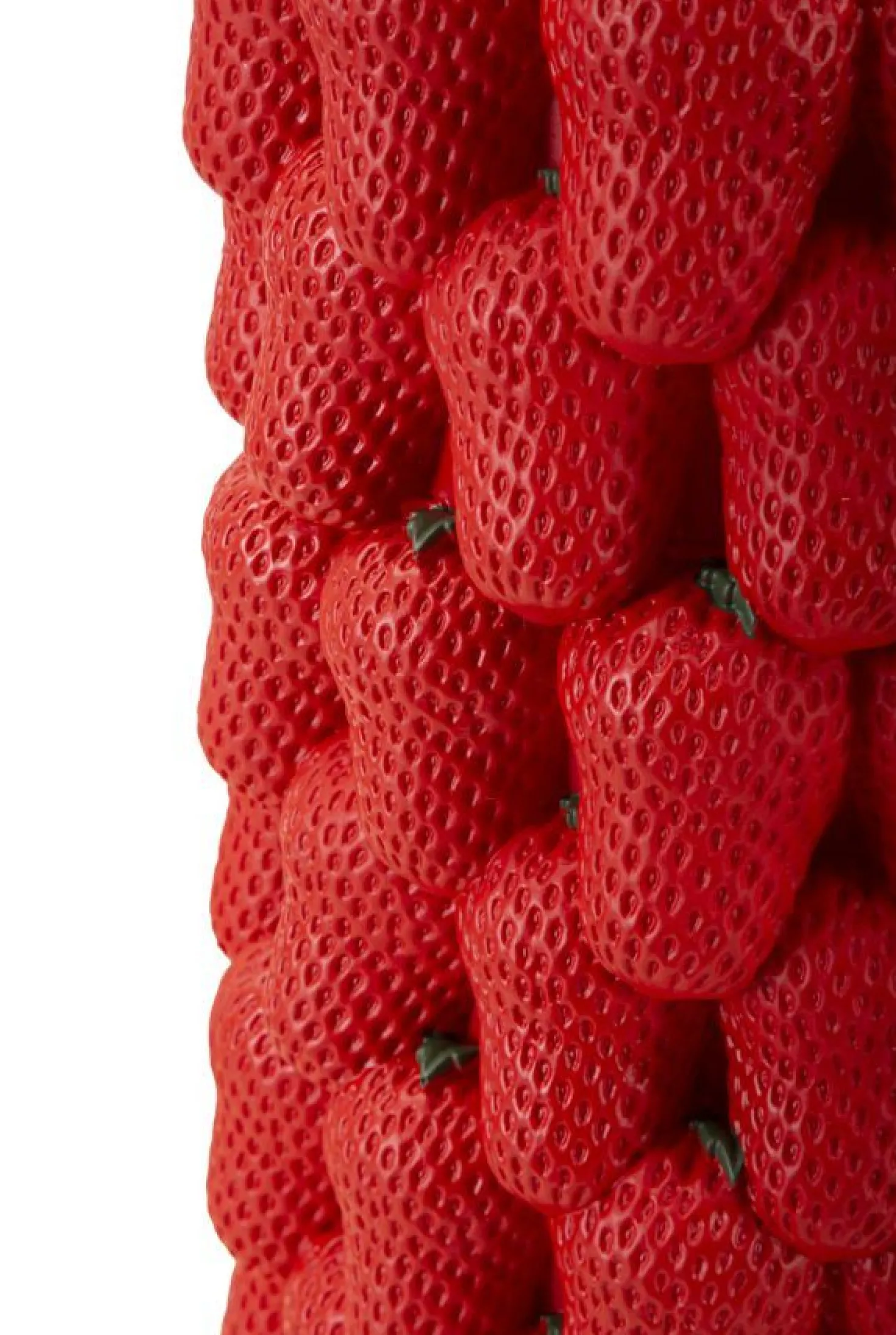 Vase en polyrésine rouge fraises